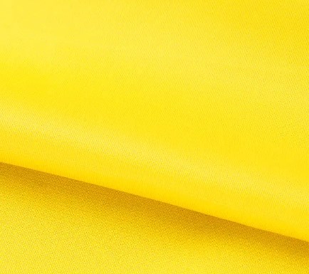 Tessuto in velluto dorato: una fusione di lusso e praticità